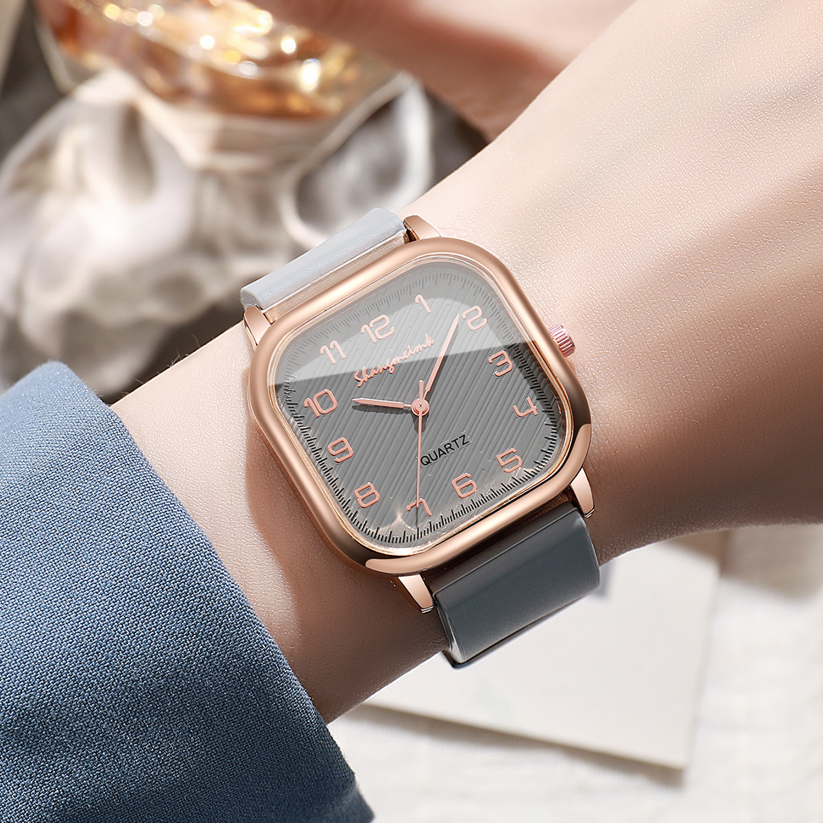 Fashion Square Women Watches C - Silicone Band Women recensie en prijs