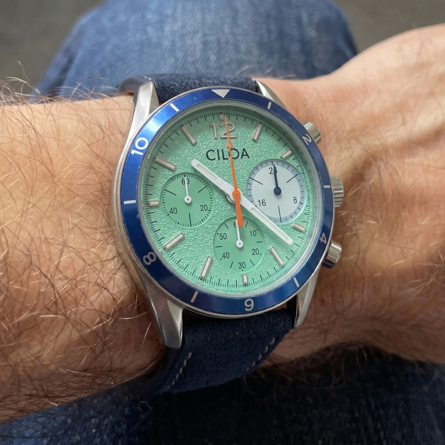 CILOA Men's Chronograph Watch  - Suede Strap Watch recensie en prijs